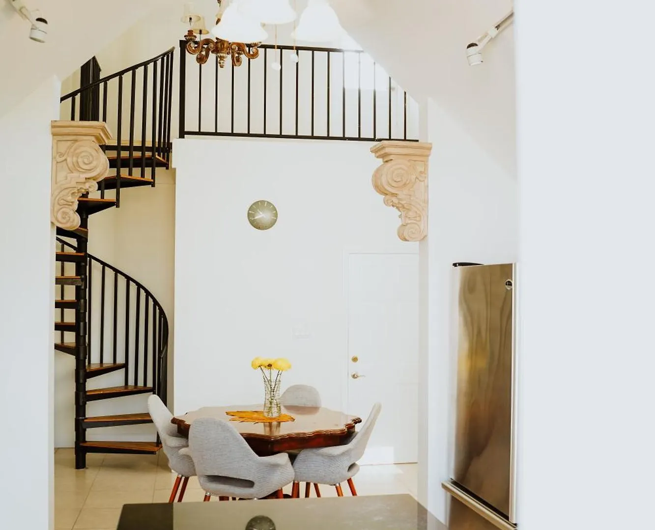 Shangri-La Boutique Bed & Breakfast West Bay 4*,  케이맨 제도