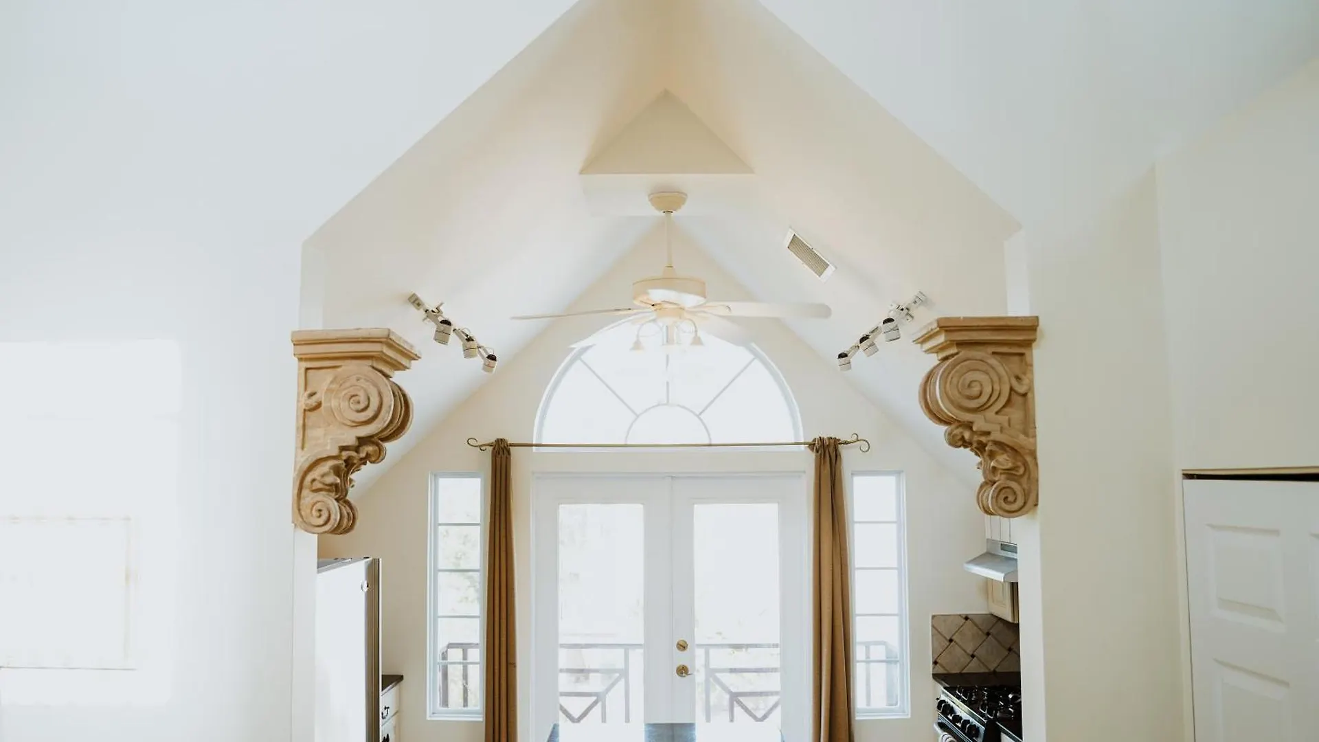 Shangri-La Boutique Bed & Breakfast