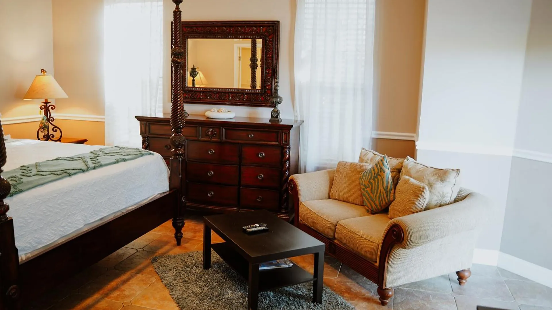 Shangri-La Boutique Bed & Breakfast