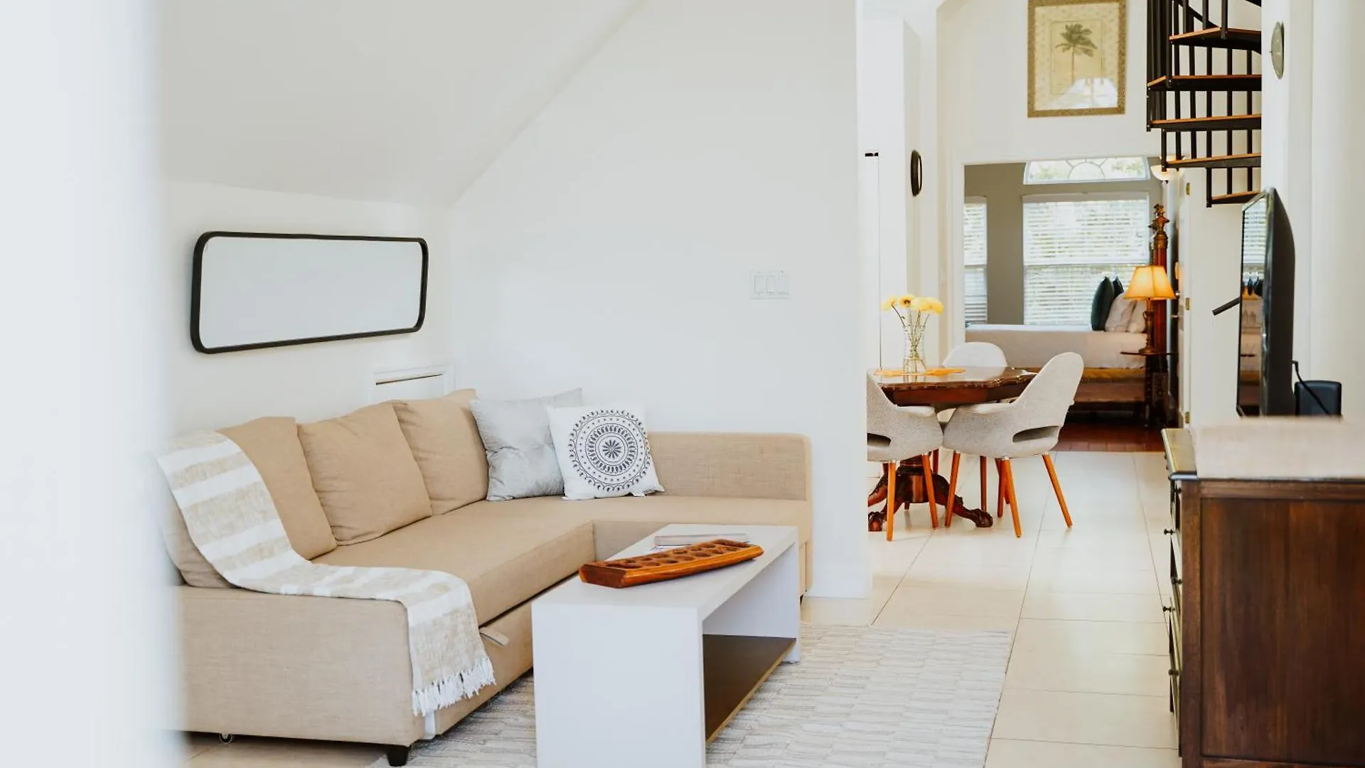 Shangri-La Boutique Bed & Breakfast