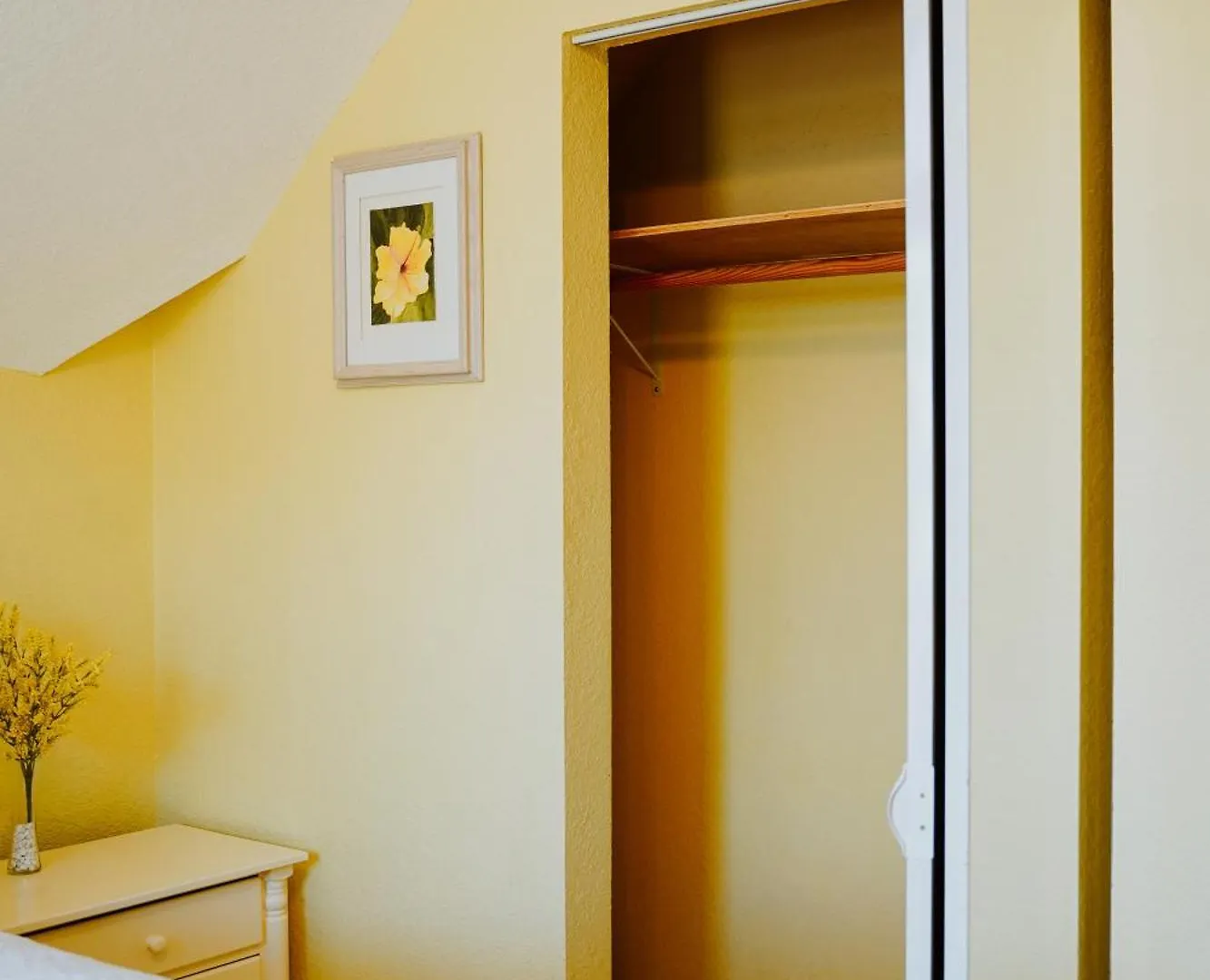Shangri-La Boutique Bed & Breakfast Cayman Islands