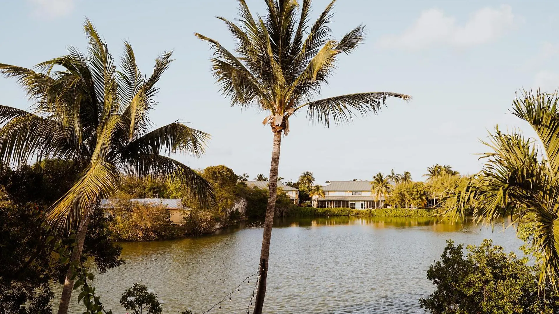 ****  Shangri-La Boutique Bed & Breakfast Cayman Islands